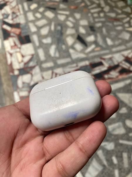 Airpods pro (1st generation) 1
