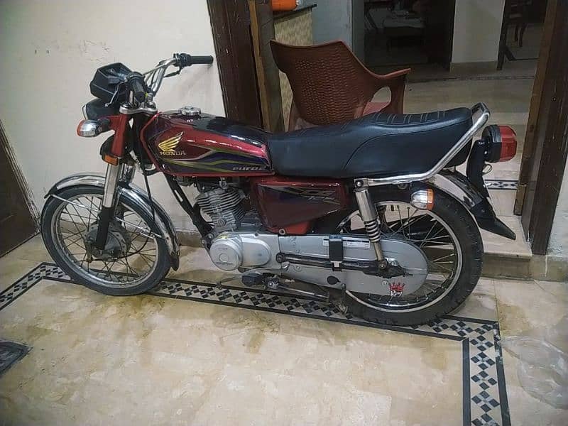 Honda 125 (2017 model) Red Color neat and clean bike 0