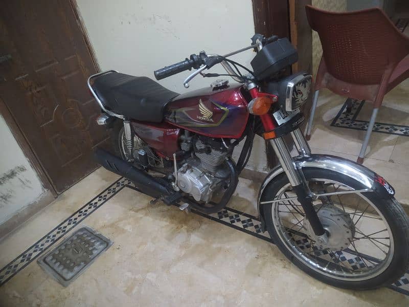 Honda 125 (2017 model) Red Color neat and clean bike 6
