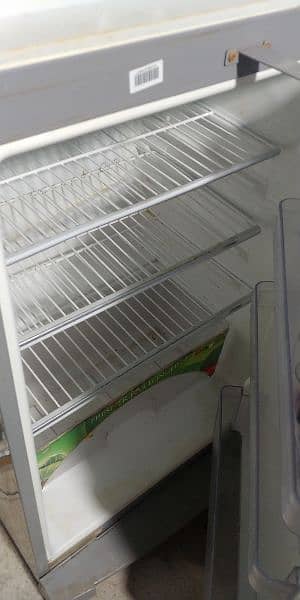 Dawlance refrigerator 14 kubik Bahtreen or munasib qemat me 4