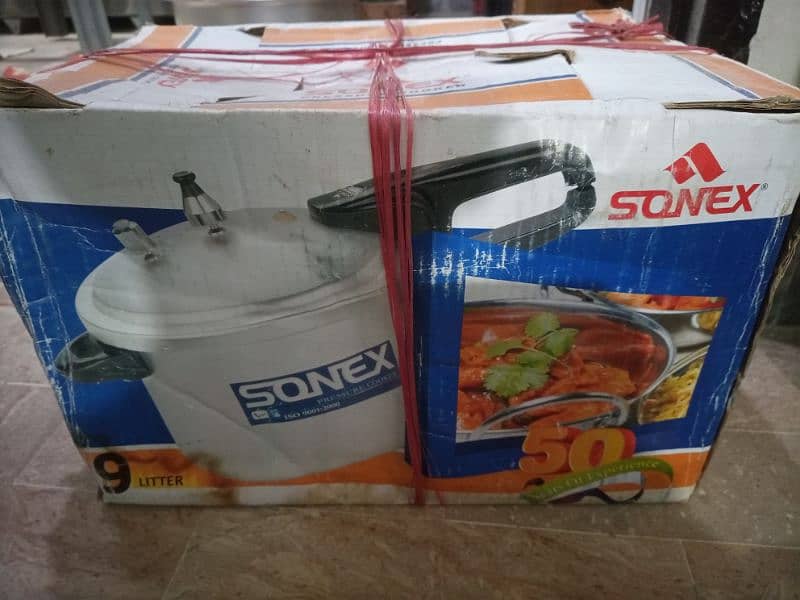 Brand new Sonex 9 liter Pressure Cooker 3