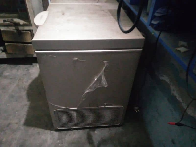 Dawlance Deep Freezer For Sale 1 x year use Good Condition 0