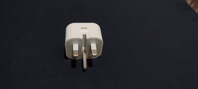 iPhone cable with 20W 3 pin plug 1