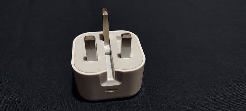 iPhone cable with 20W 3 pin plug 2