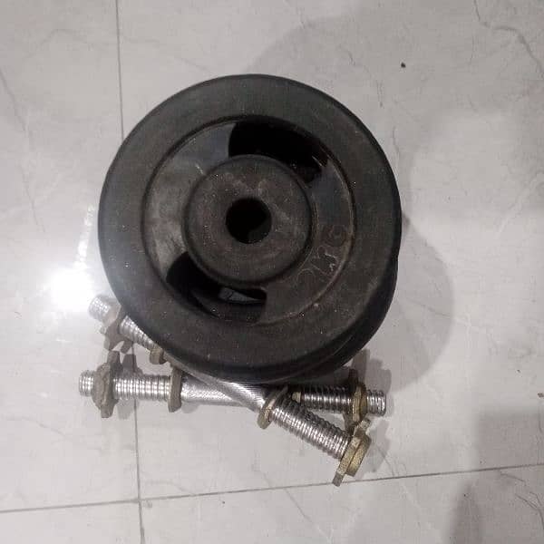 almost brand new 10 kg each dumbell with changeable weight 0