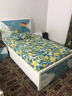 2 single beds with matress / can buy separately as well