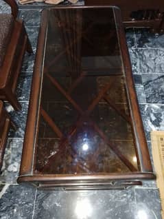 center glass fancy table in good condition