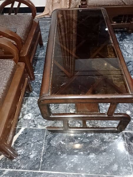center glass fancy table in good condition 2