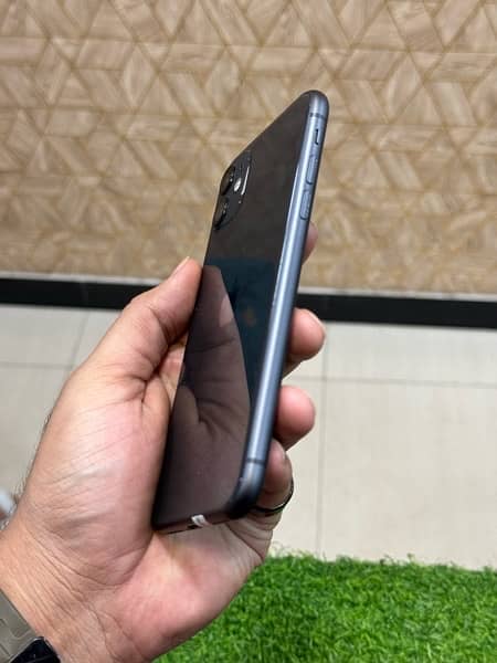 iPhone 11 Non PTA non active JV 128gb Black water pack Health 91% 5