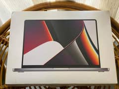 apple Macbook pro M1 chip 16gb ram total genuine condition and Box