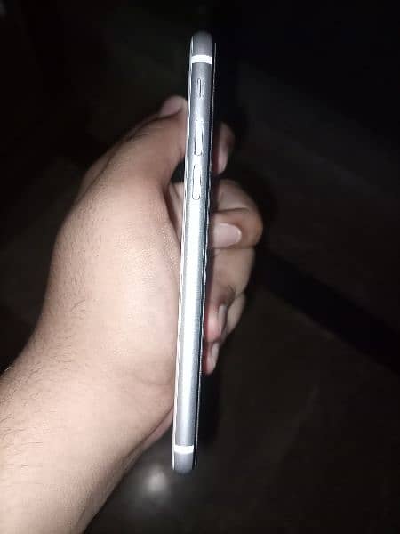 iPhone SE 2020 In Very Good Condition Exchange possible with XR 1