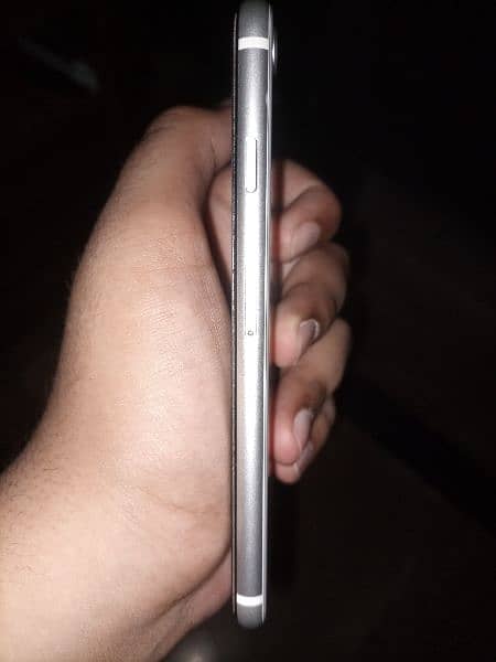 iPhone SE 2020 In Very Good Condition Exchange possible with XR 2