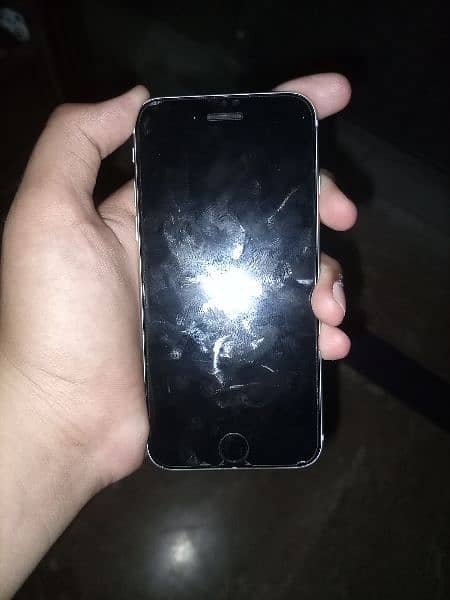 iPhone SE 2020 In Very Good Condition Exchange possible with XR 4