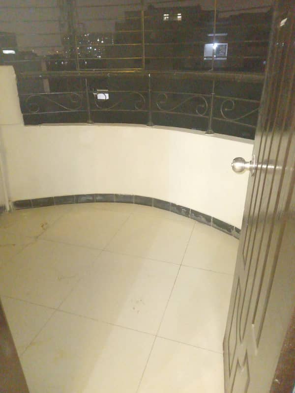 4 bed lounge upper portion WITH ROOF for sale In Gulshan-e-Iqbal 13 d 3 1