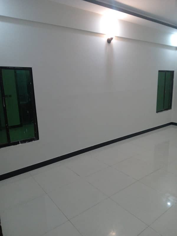 4 bed lounge upper portion WITH ROOF for sale In Gulshan-e-Iqbal 13 d 3 2