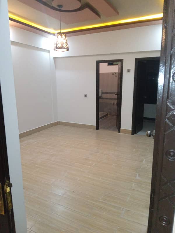 4 bed lounge upper portion WITH ROOF for sale In Gulshan-e-Iqbal 13 d 3 8