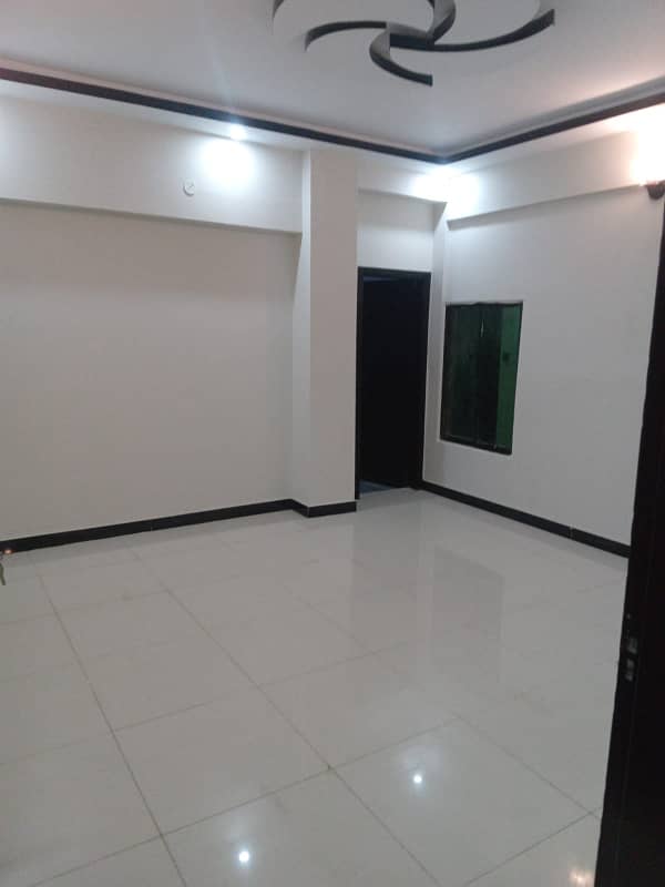 4 bed lounge upper portion WITH ROOF for sale In Gulshan-e-Iqbal 13 d 3 18