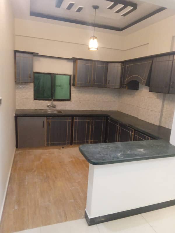 4 bed lounge upper portion WITH ROOF for sale In Gulshan-e-Iqbal 13 d 3 19