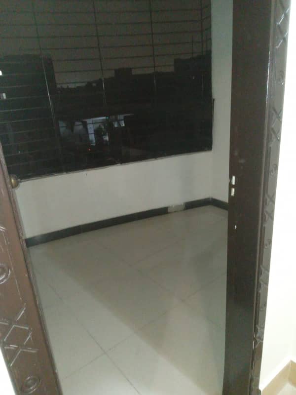 4 bed lounge upper portion WITH ROOF for sale In Gulshan-e-Iqbal 13 d 3 20