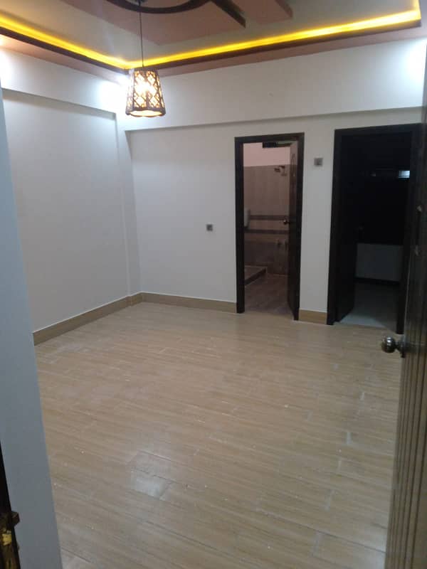 4 bed lounge upper portion WITH ROOF for sale In Gulshan-e-Iqbal 13 d 3 22
