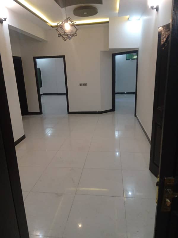 4 bed lounge upper portion WITH ROOF for sale In Gulshan-e-Iqbal 13 d 3 23