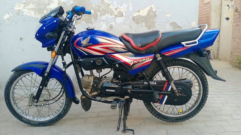 Honda 100cc blue color excellent condition single hand used everything 3