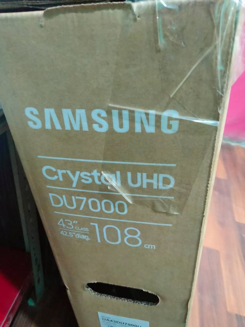 Samsung 4k L. E. D box pack new modele 2
