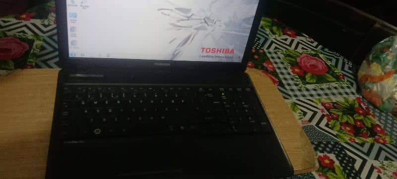Toshiba laptop 1st generation 7
