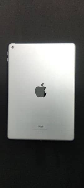iPad (6th generation) 2