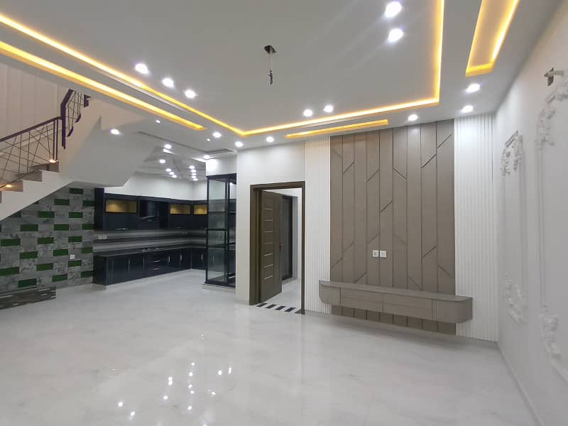 5 Marla Beautiful Brand New House On Easy Monthly Installments In Faisalabad 16
