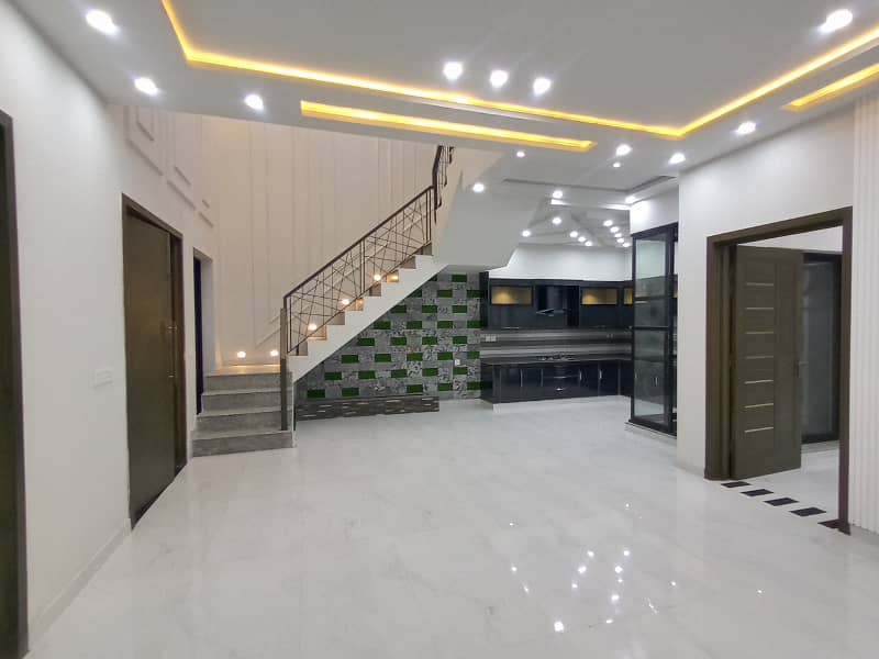 5 Marla Beautiful Brand New House On Easy Monthly Installments In Faisalabad 17