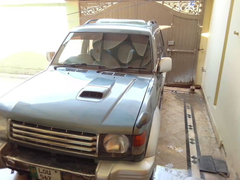 Mitsubishi Pajero 1992 11