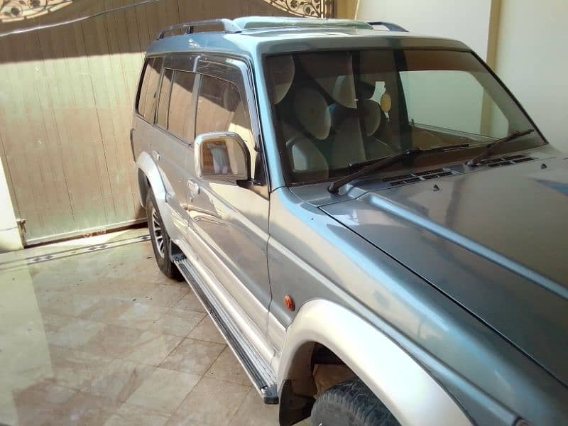 Mitsubishi Pajero 1992 12