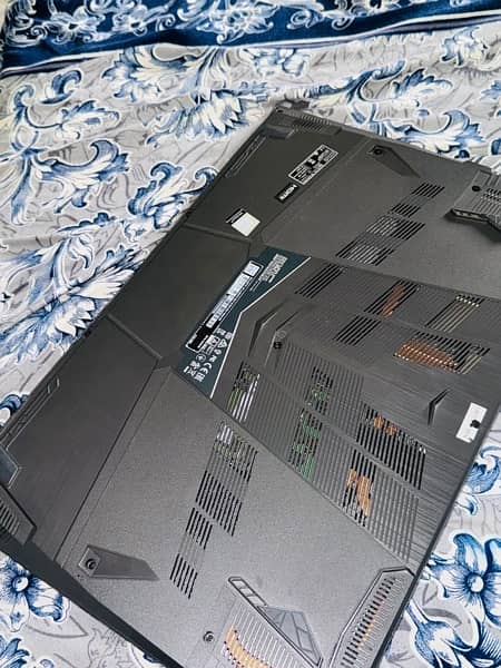 MSI WF75 10TJ Laptop 6