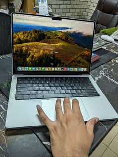 MacBook Pro M1 Pro /  14in 16/512 / 99% 26 cycles