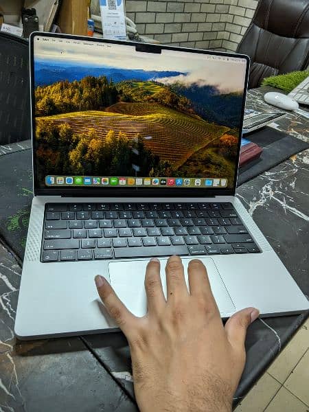 MacBook Pro M1 Pro /  14in 16/512 / 99% 26 cycles 0
