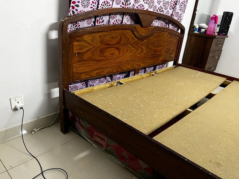 LASANI WOODEN BED 2