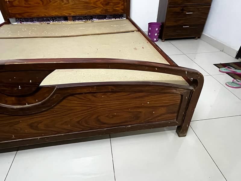 LASANI WOODEN BED 7