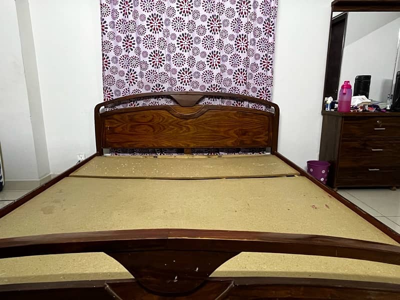 LASANI WOODEN BED 8