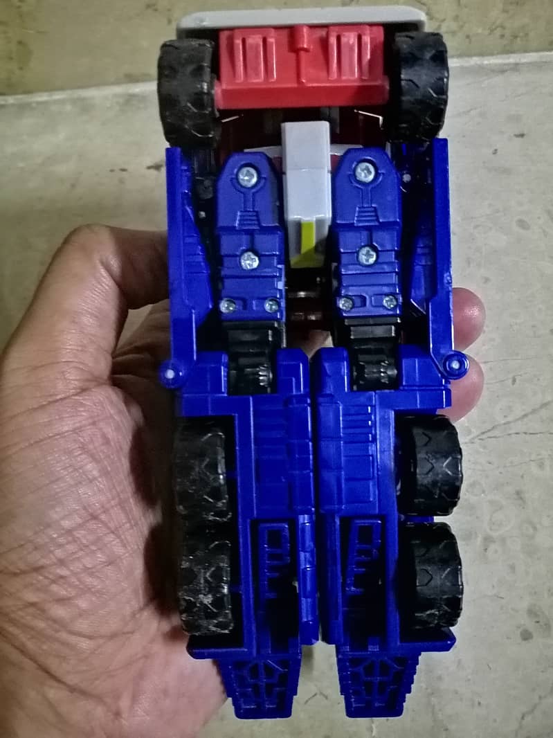 Transformers Optimus Prime Voyager Class Official Action Figure Toy 8
