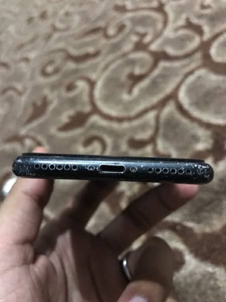 my iPhone 7 salling condition 10/9 non pta with box 2