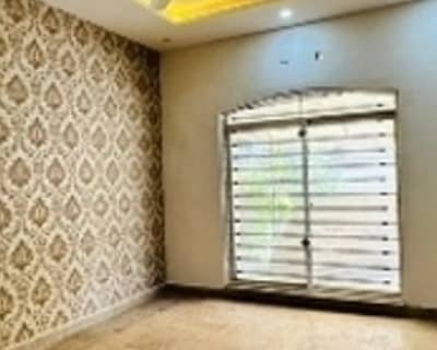 10 Marla flat for sale in paragon City 2