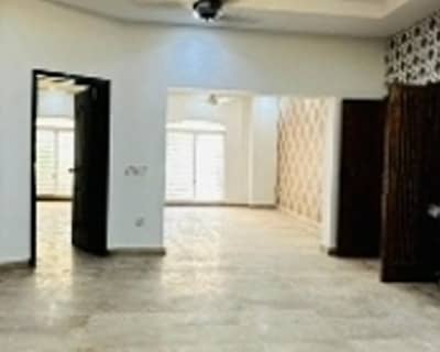 10 Marla flat for sale in paragon City 8