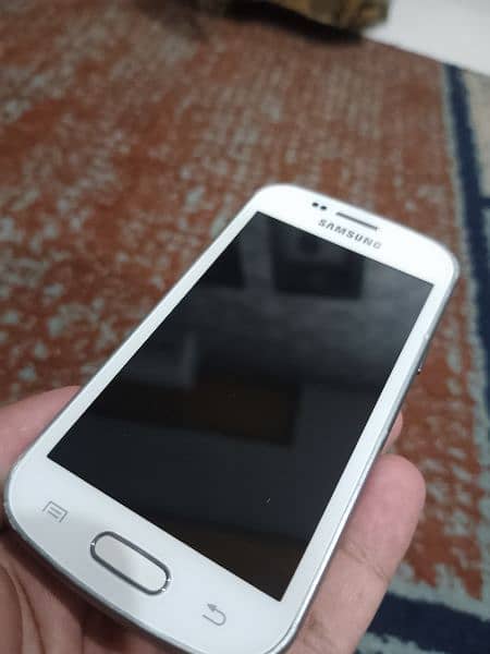 Samsung Galaxy Trend Duos GT-S7562i 1