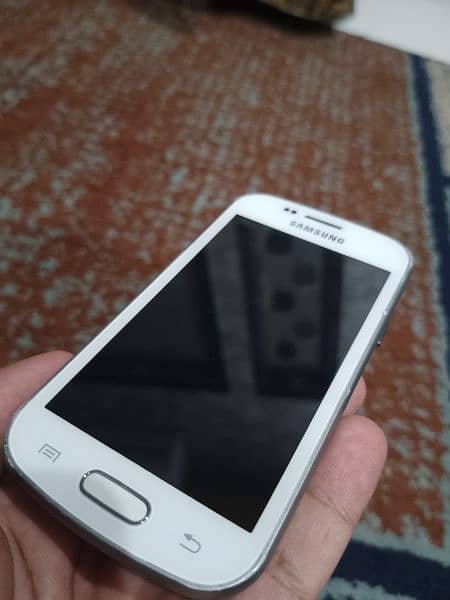 Samsung Galaxy Trend Duos GT-S7562i 2