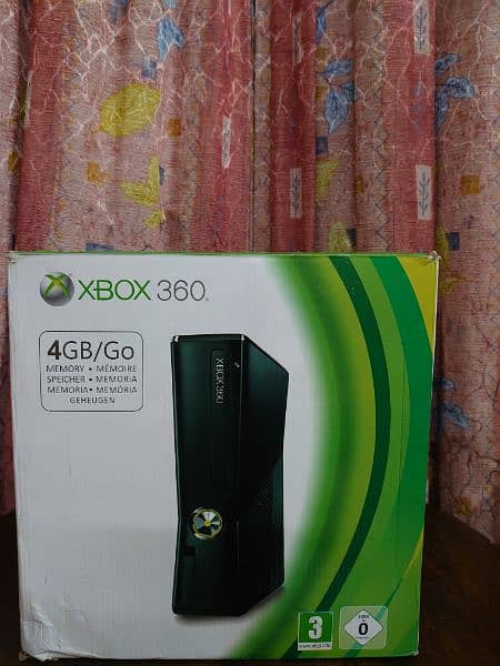 XBOX 360 S 250GB WITH 4 CONTROLLERS 5