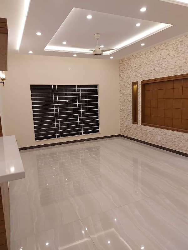 One Kanal Portion For Rent 8