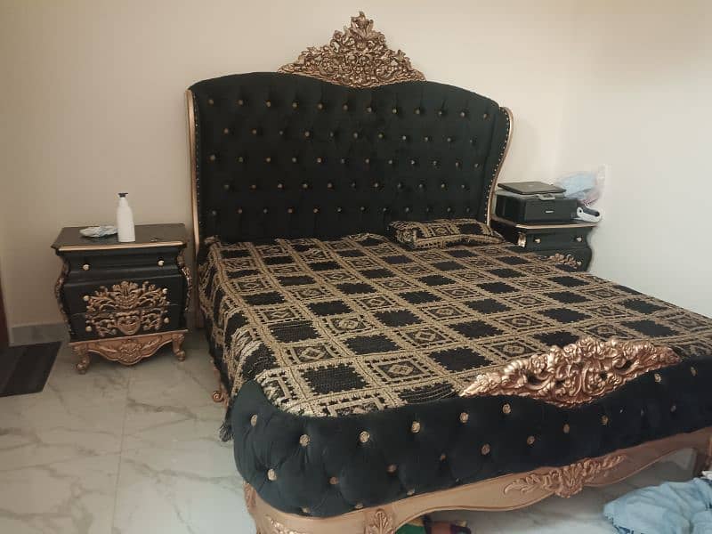 king size bed with dressing table and side table 1