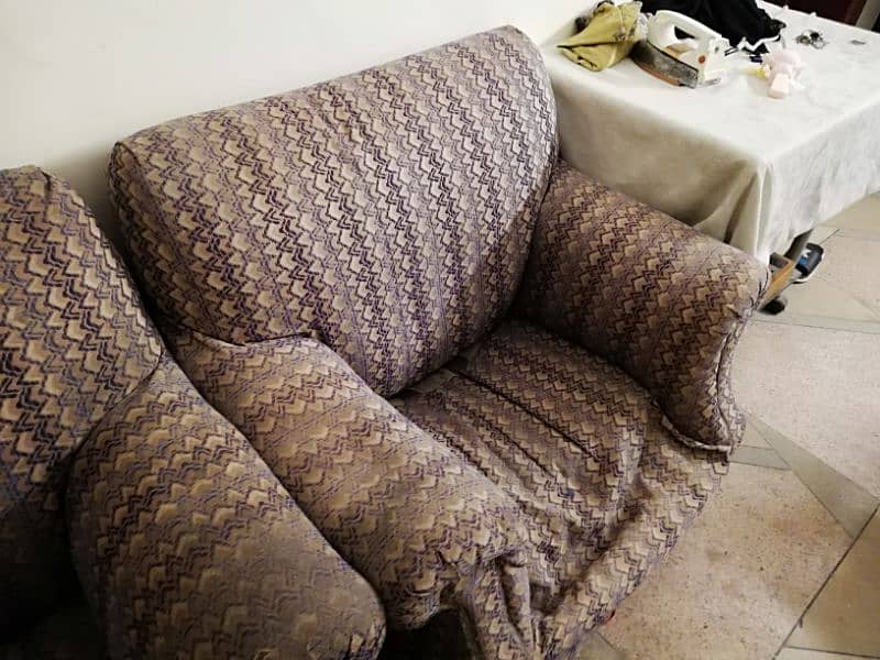 sofa for urgent sale 10000 2