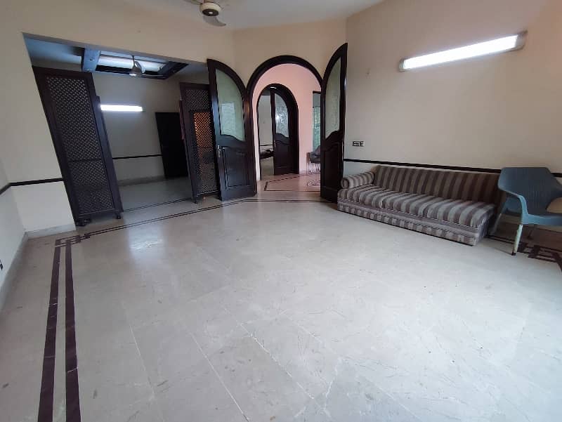 1 kanal independent house available for rent 23